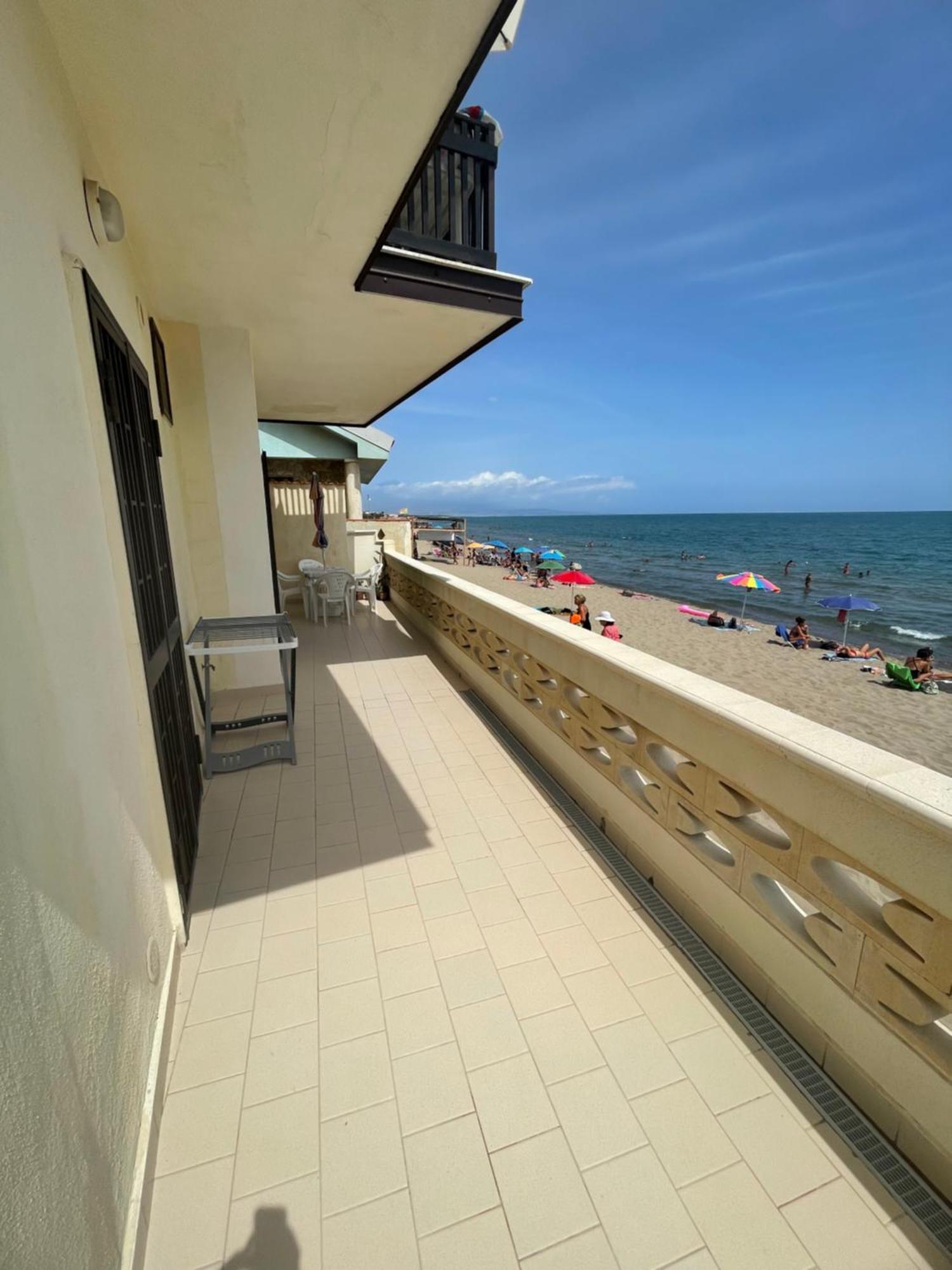 אגנונה באגני Paradiso Fronte Mare מראה חיצוני תמונה